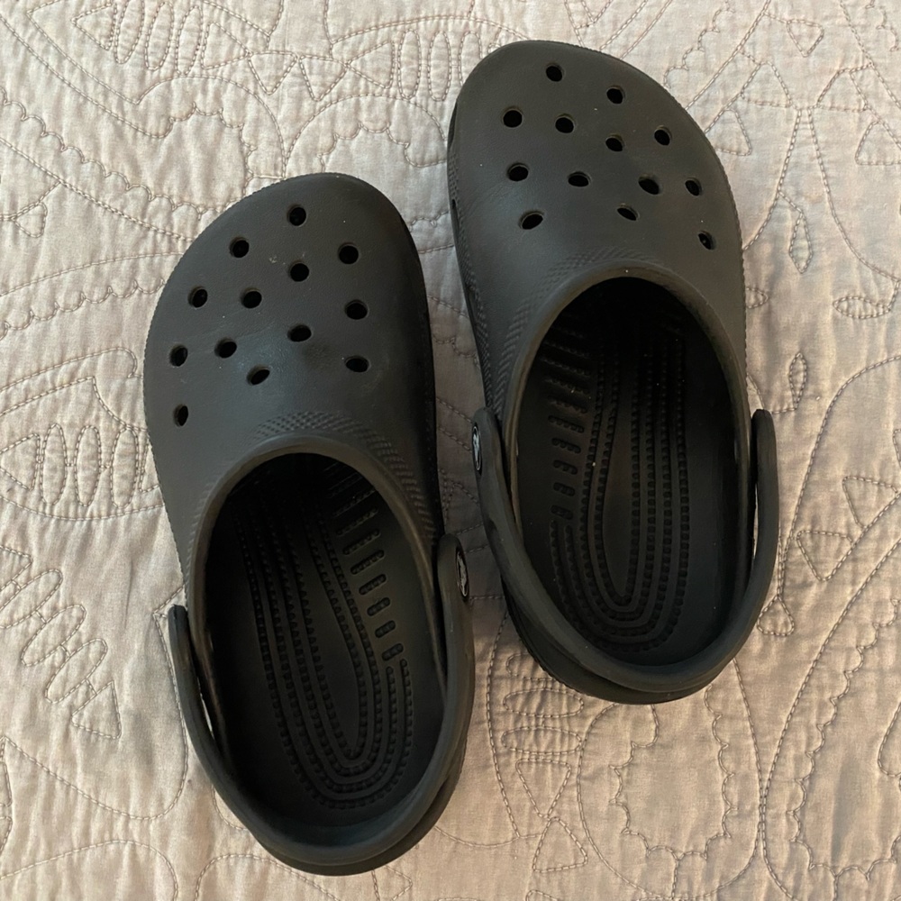 Black Crocs